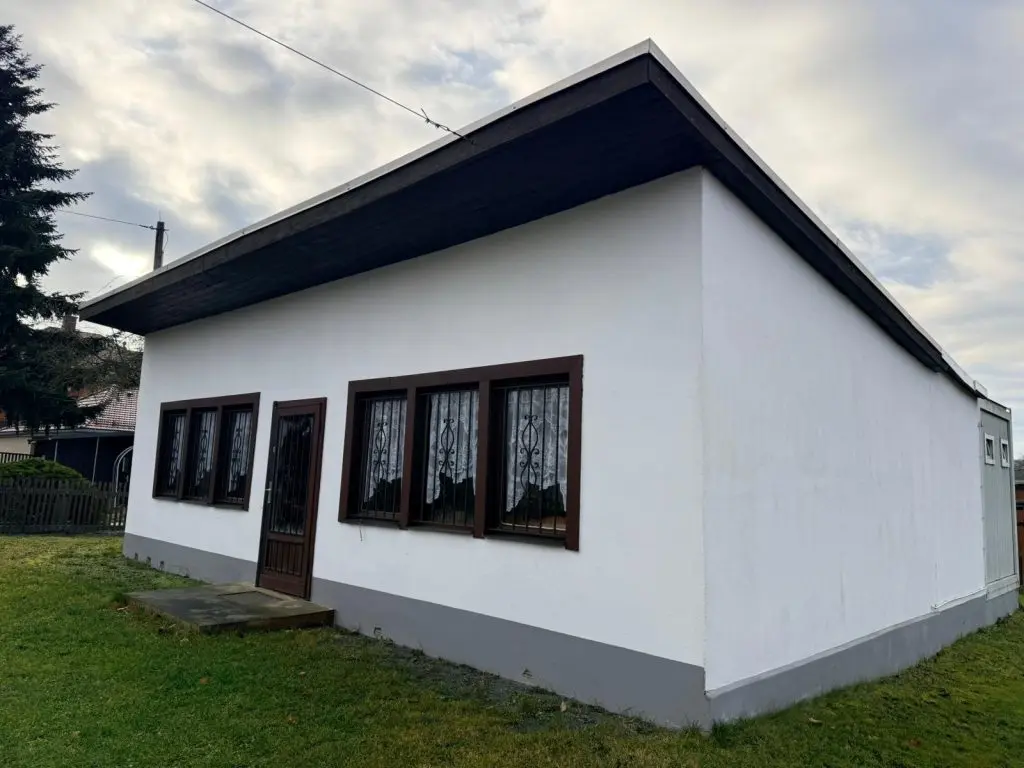 Vereinsheim Oelsnitz von außen: Gebäude in der Kleingartenanlage „Frohe Zukunft“